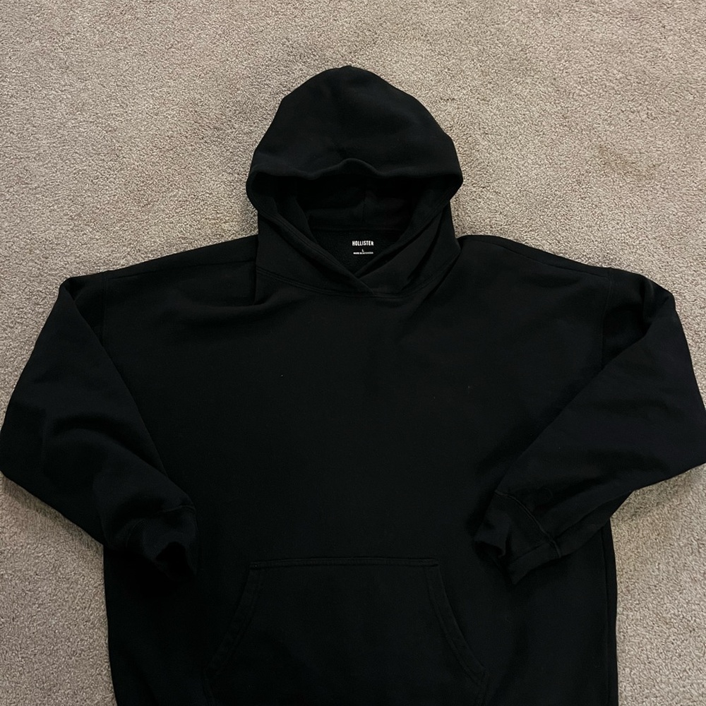 Hollister Classic Black Sweatshirt